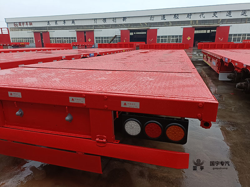 低平板半掛車(chē)-低平板半掛車(chē)廠家-新鄉(xiāng)市國(guó)宇掛車(chē)車(chē)輛有限公司